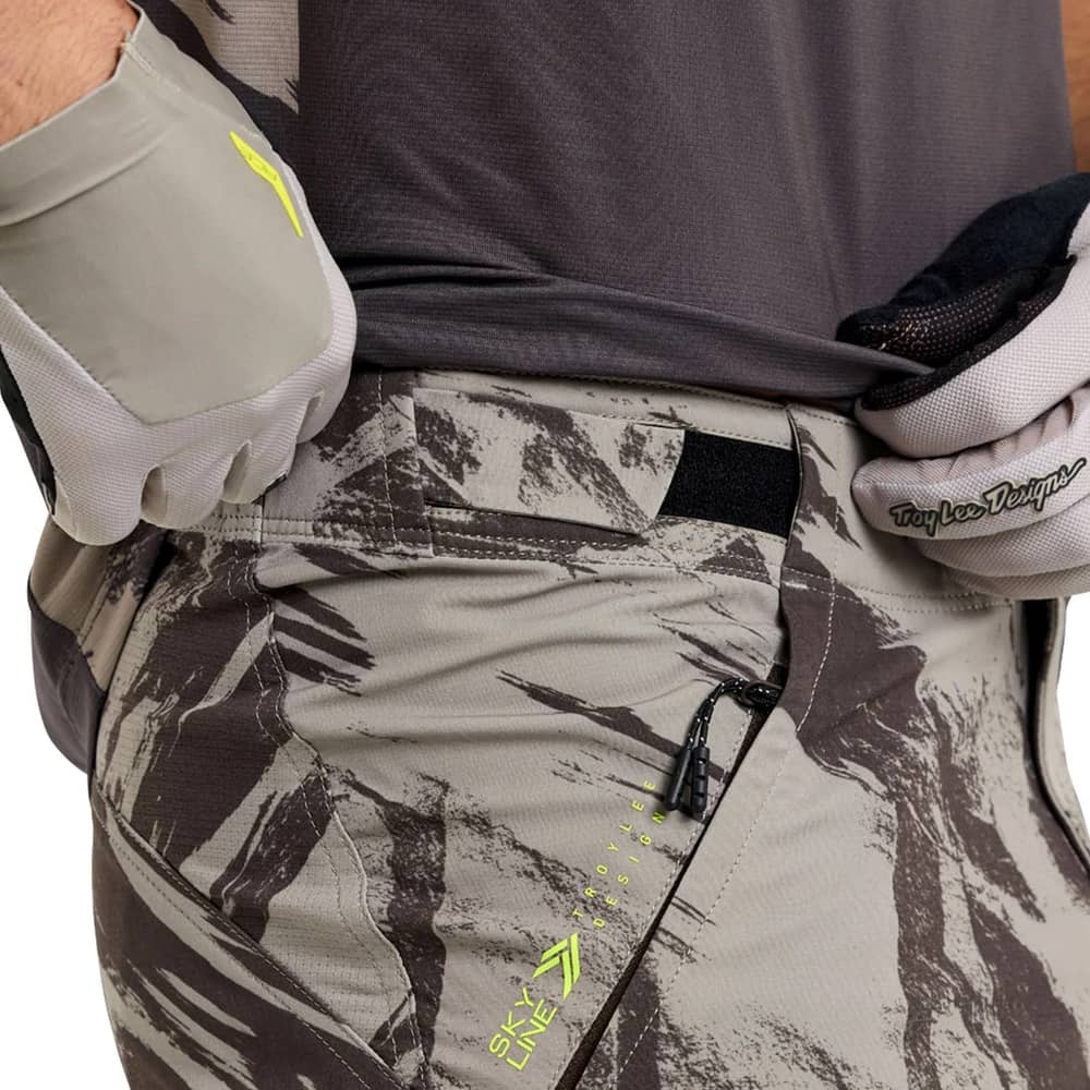 Troy Lee Designs SKYLINE SHORT SHELL in Elemental Dark Earth - Image 2 of 4