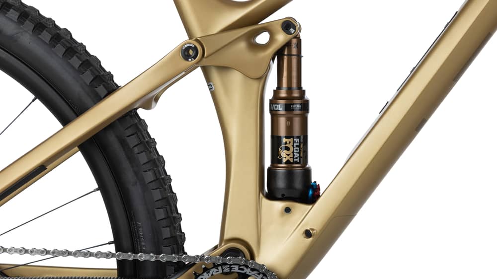 YT Izzo 29 CF Core 4 2025 Bike