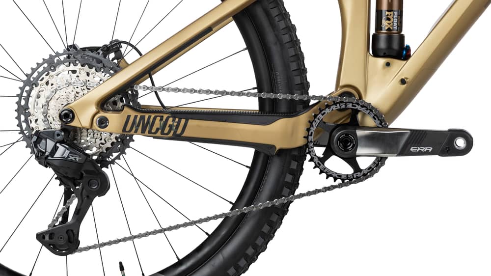 YT Izzo 29 CF Core 4 2025 Bike