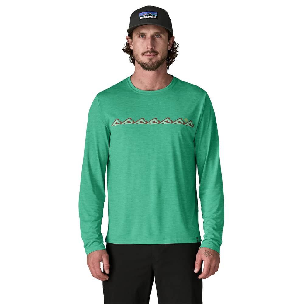 Patagonia Men's L/S Cap Cool Daily Shirt - Trailcheck in Gumtree Green / Light Gumtree Green X-Dye - Image 2 of 6