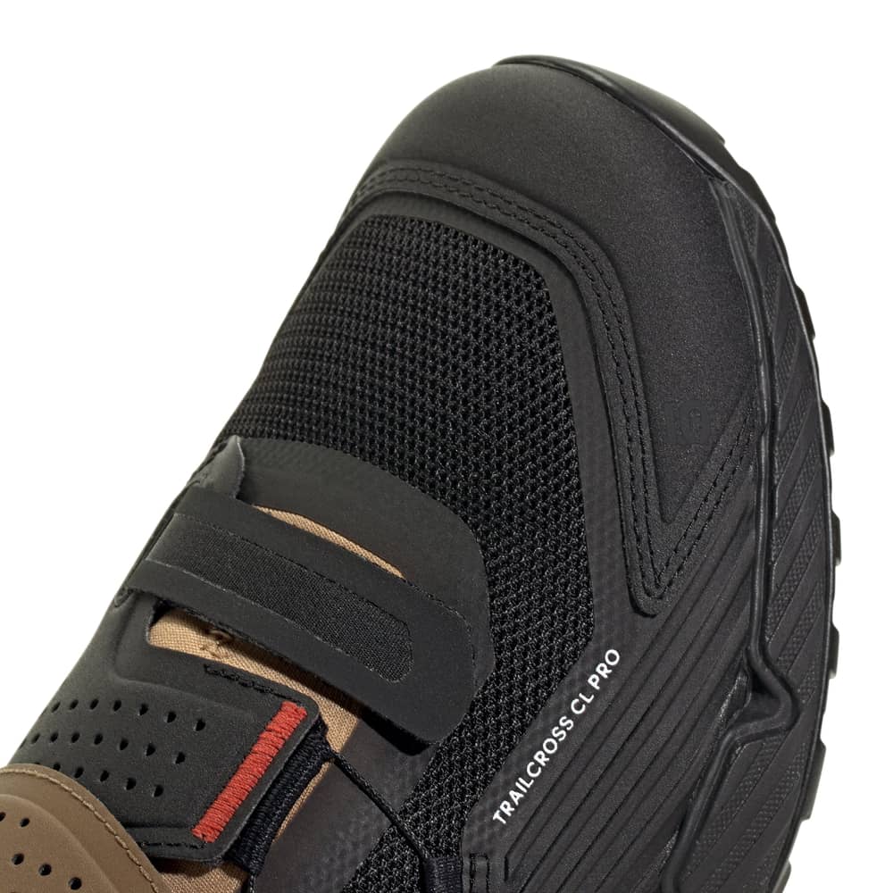FIVE TEN TRAILCROSS PRO CLIP-IN SHOES in Cardboard/Off White/Core Black - Image 7 of 8