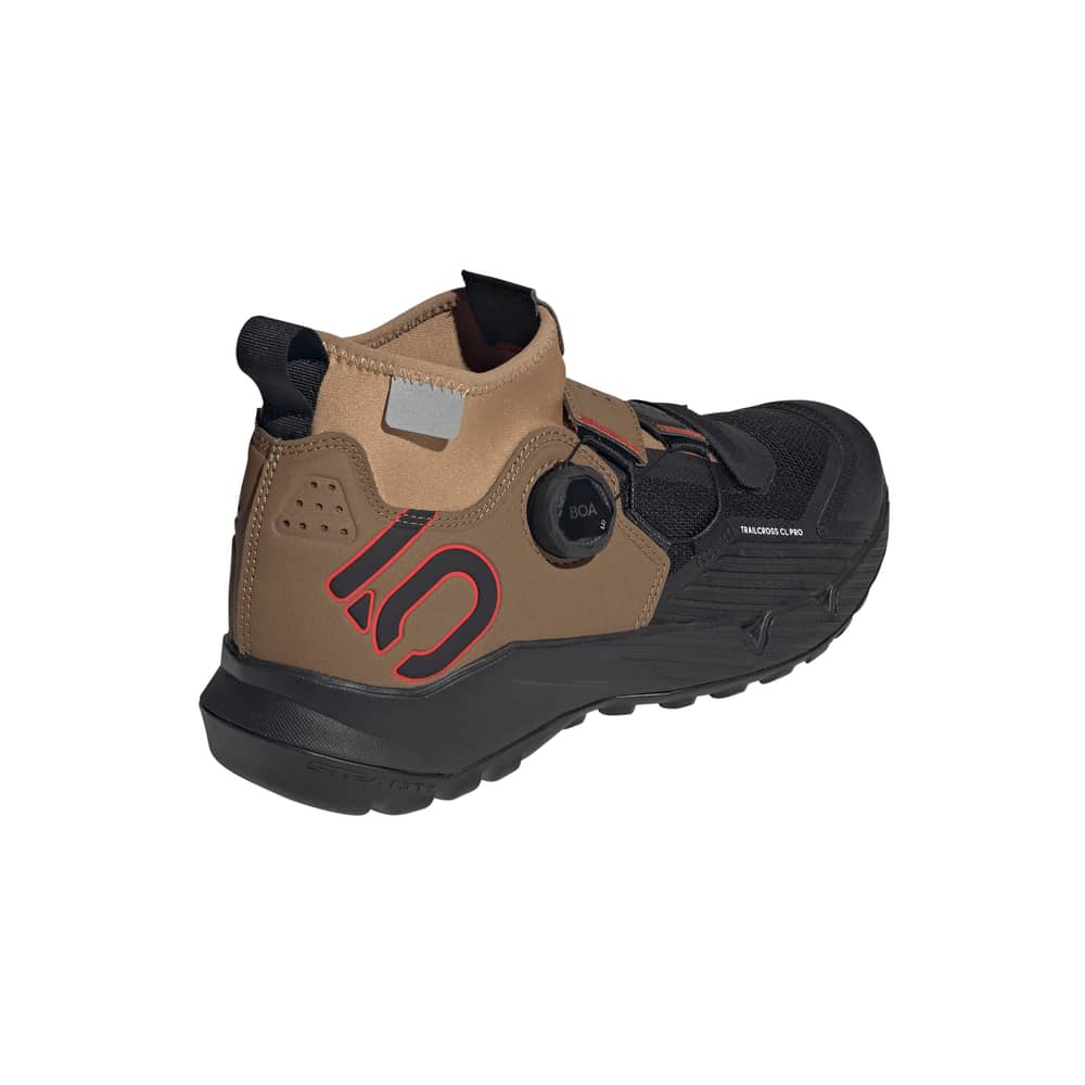 FIVE TEN TRAILCROSS PRO CLIP-IN SHOES in Cardboard/Off White/Core Black - Image 6 of 8