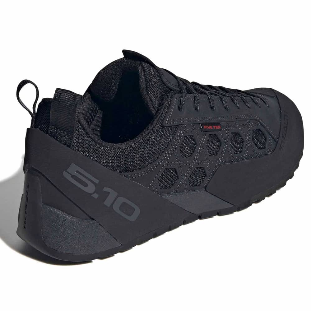 Five Ten Guidetennie Shoes in Core Black/Carbon/Core Black - Image 4 of 6