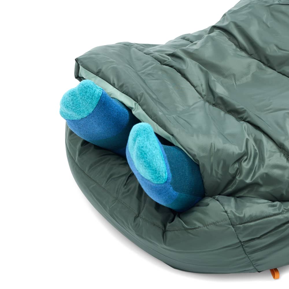 Marmot Wraptor 30 Synthetic Long Sleeping Bag in Deep Forest/Fraser Fir - Image 7 of 10