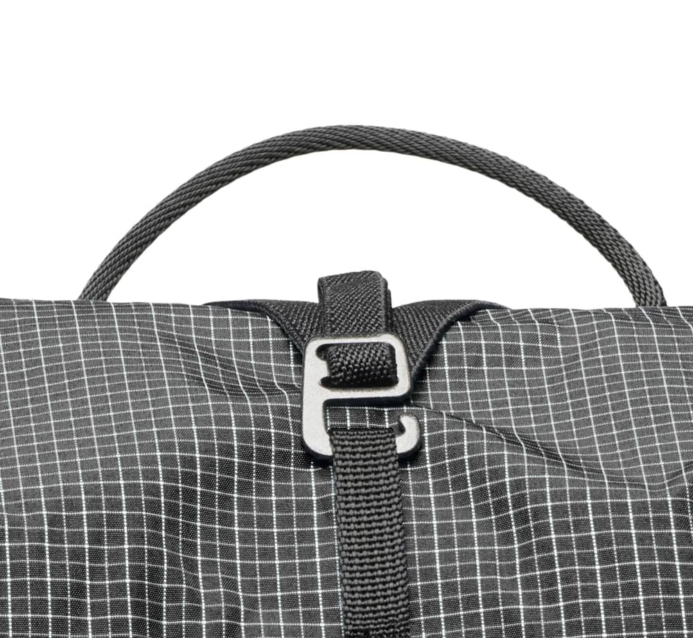 Black Diamond Distance 22 Backpack in Black - Image 3 of 3