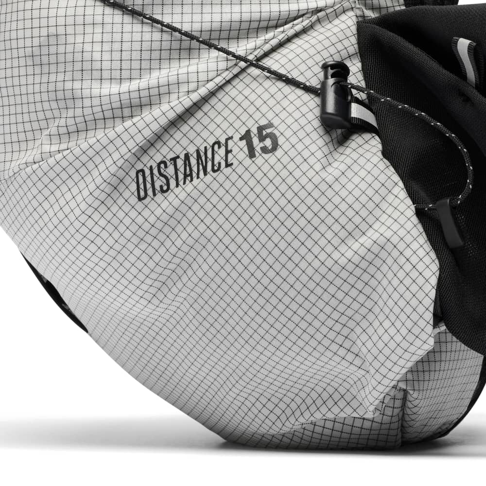 Black Diamond Distance 15 Backpack in Alloy - Image 3 of 8