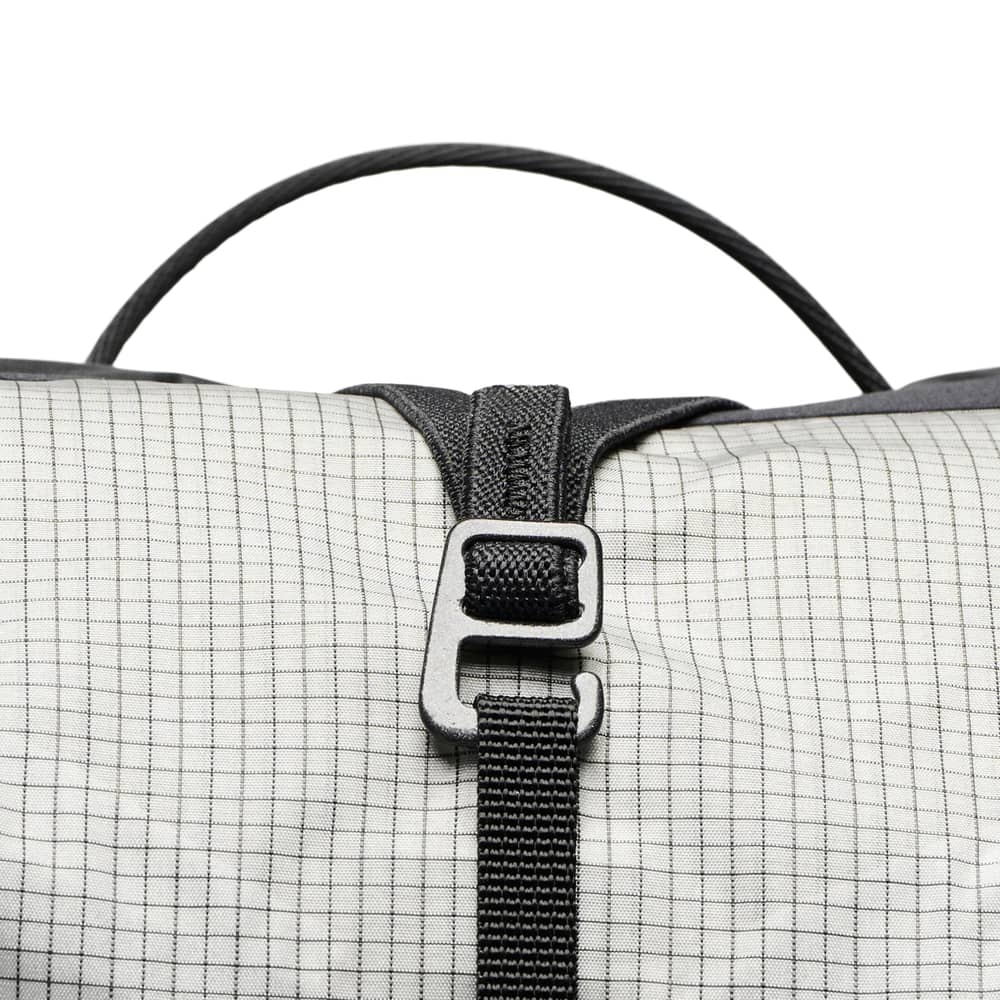Black Diamond Distance 15 Backpack in Alloy - Image 8 of 8