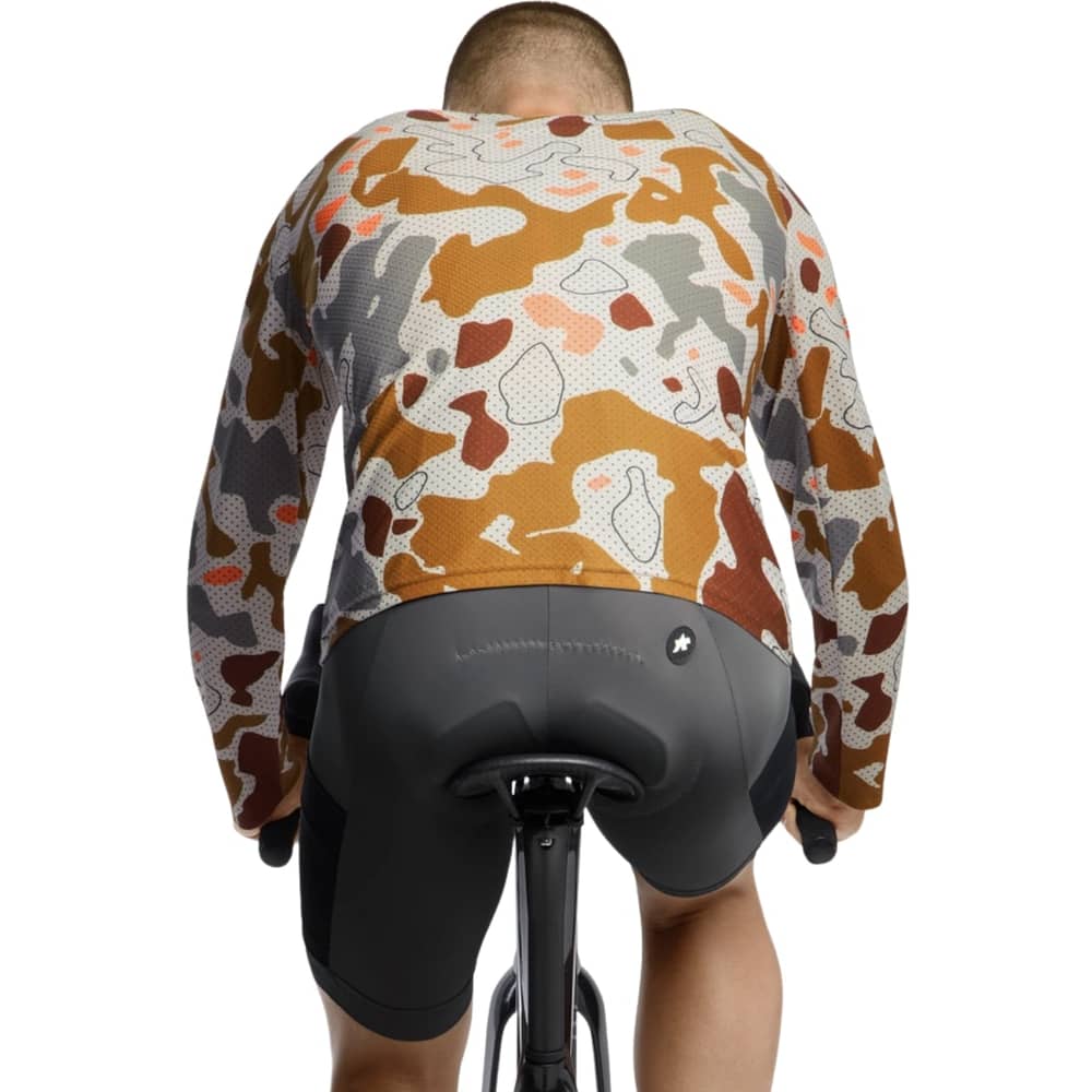 Assos Tactica Ls T-Shirt T5 Tech-Flage in Halftone Camo - Image 5 of 6