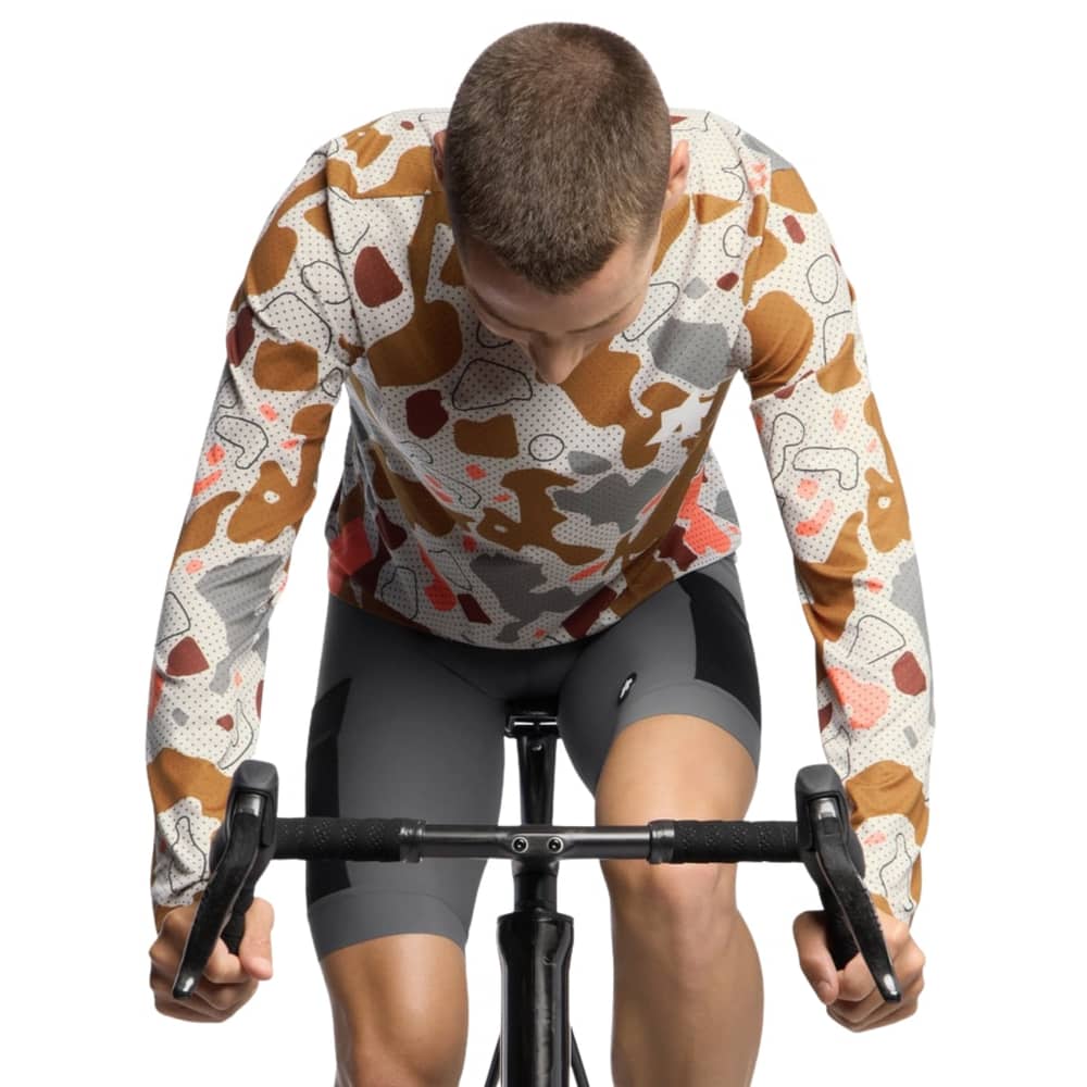 Assos Tactica Ls T-Shirt T5 Tech-Flage in Halftone Camo - Image 3 of 6