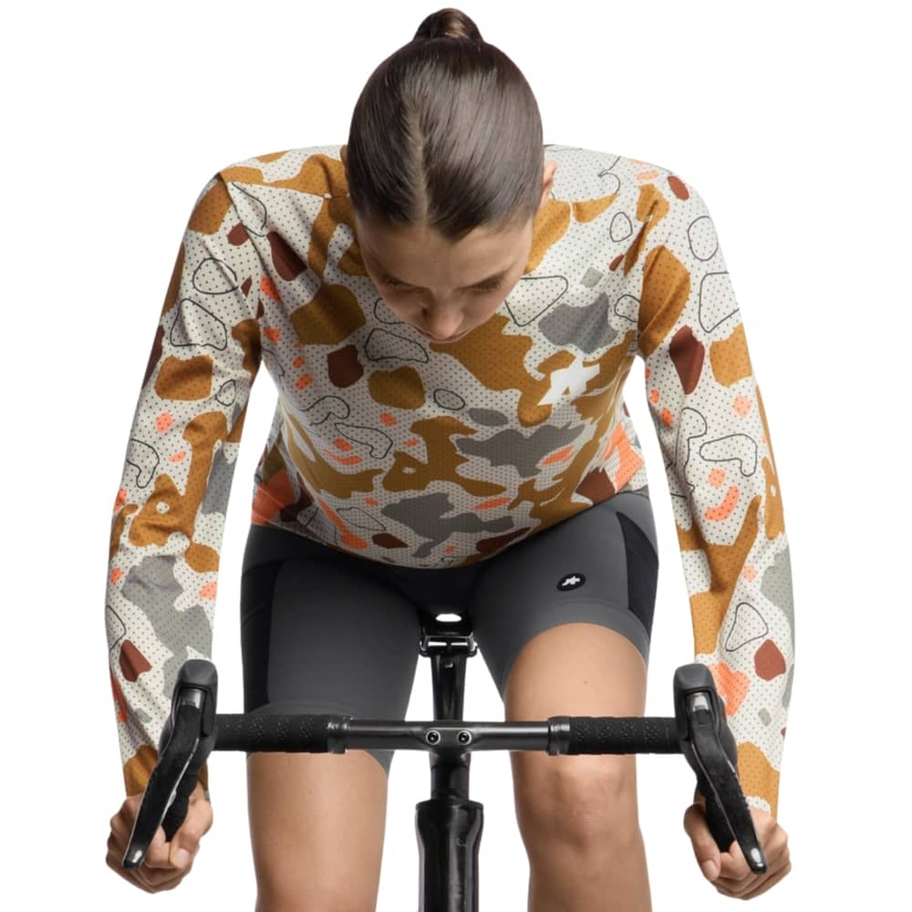Assos Tactica Ls T-Shirt T5 Tech-Flage in Halftone Camo - Image 4 of 6