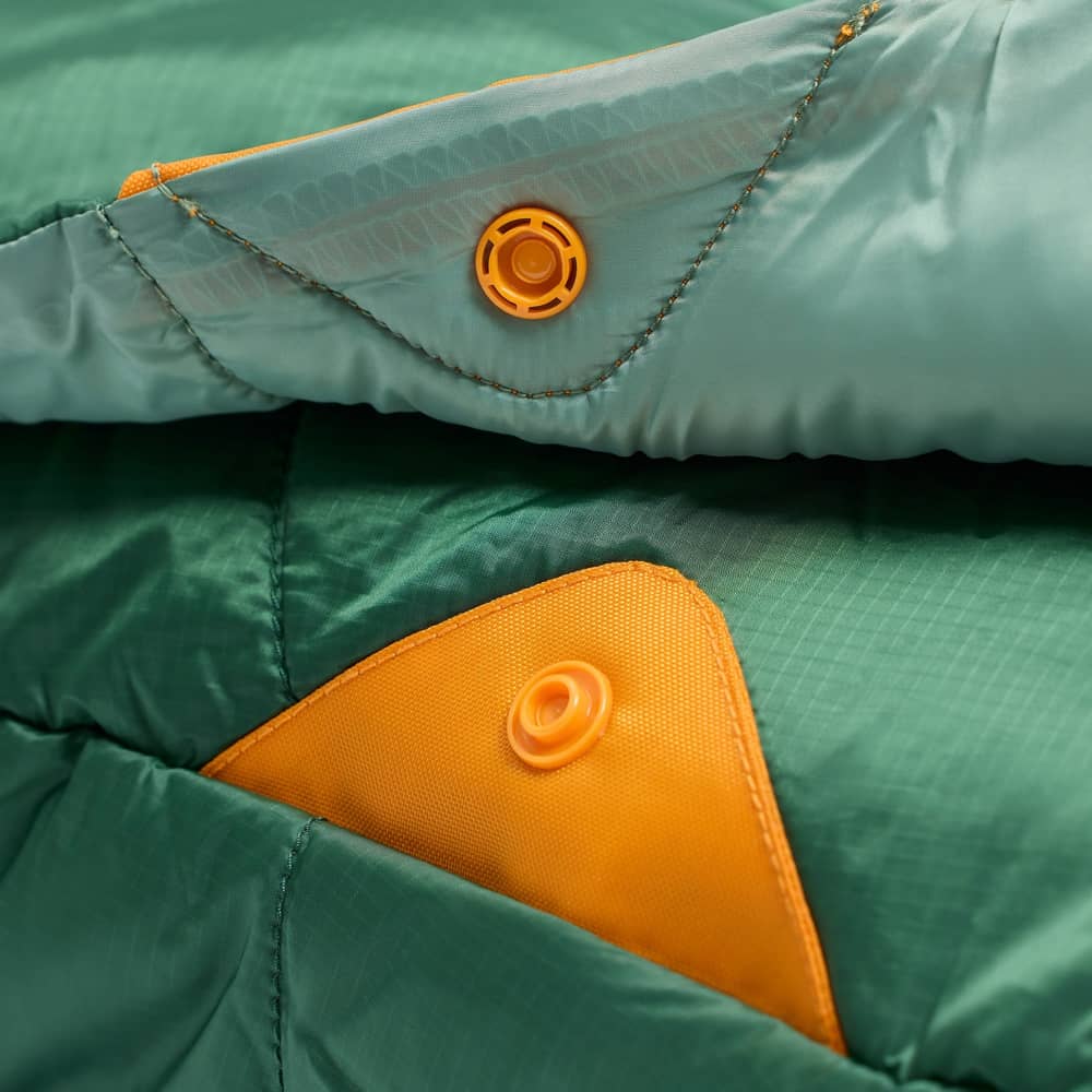 Marmot Wraptor 30 Synthetic Short Sleeping Bag in Deep Forest/Fraser Fir - Image 6 of 7
