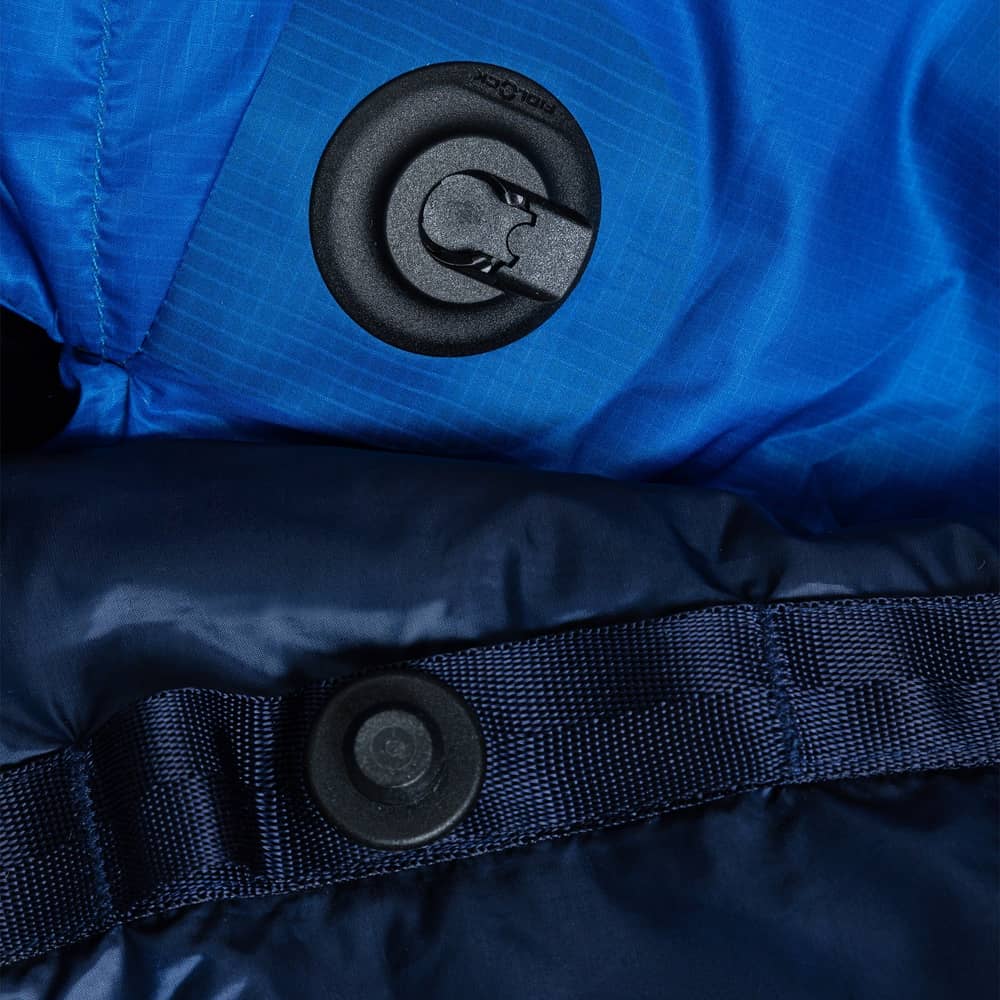 Marmot Wraptor 15 Down Sleeping Bag in Clear Blue/Arctic Navy - Image 4 of 5