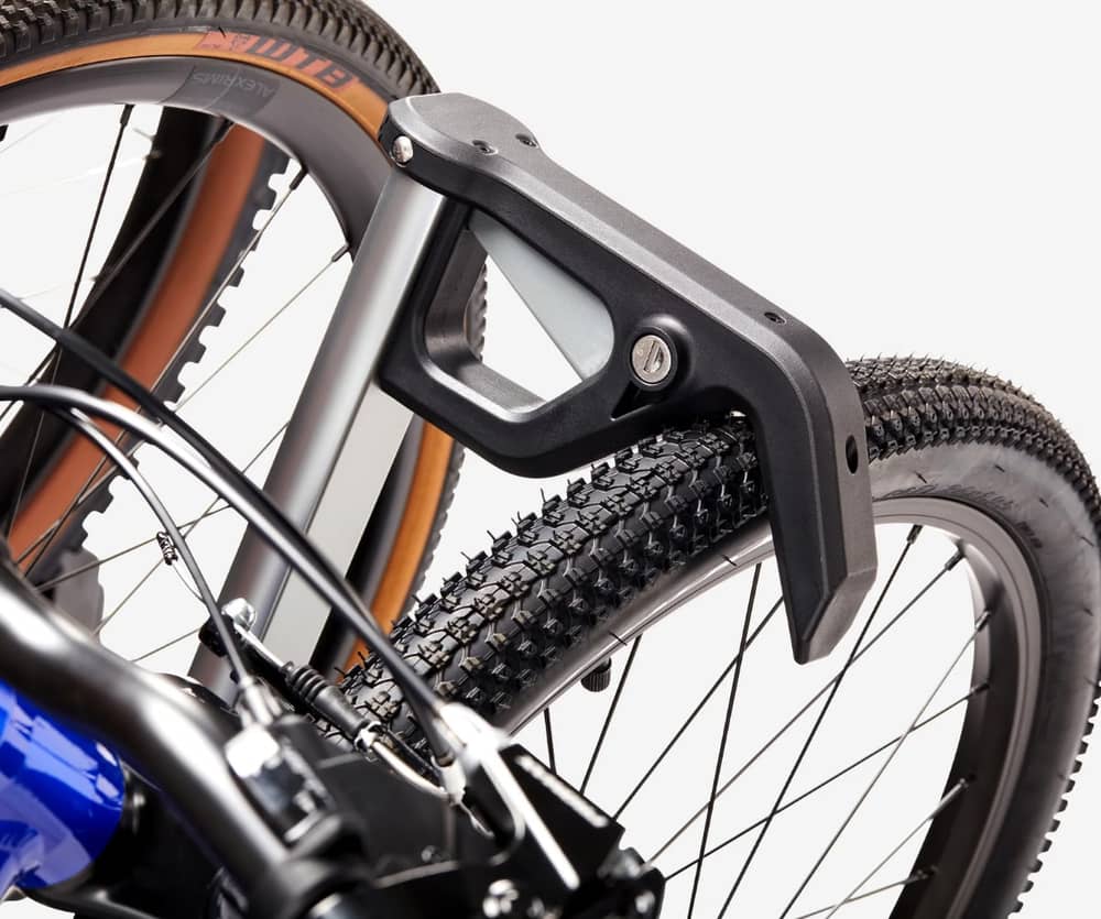 Saris Superclamp G4 4-Bike Hitch Rack in Matte Gloss Black - Image 5 of 9