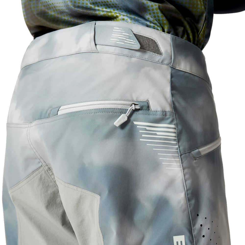 Endura SingleTrack Lite Short in Dreich Grey - Image 9 of 11
