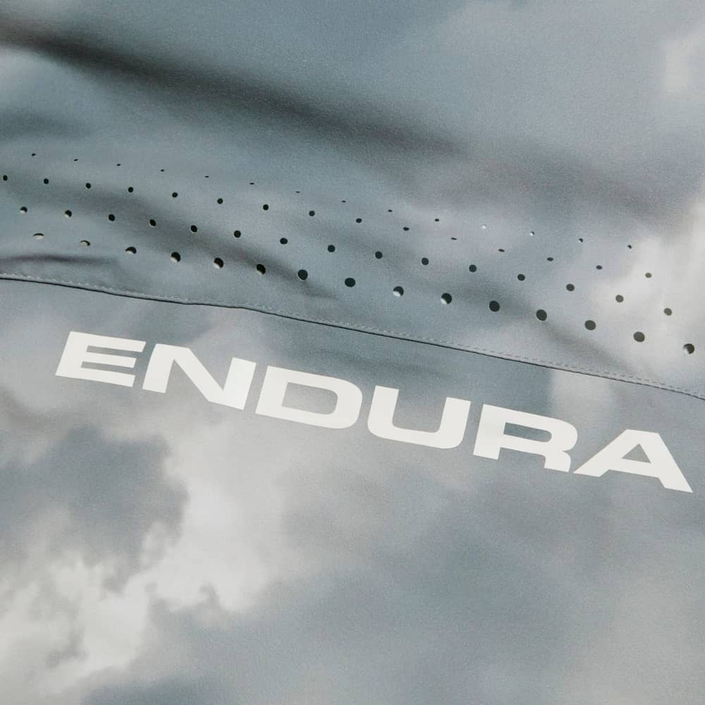 Endura SingleTrack Lite Short in Dreich Grey - Image 6 of 11