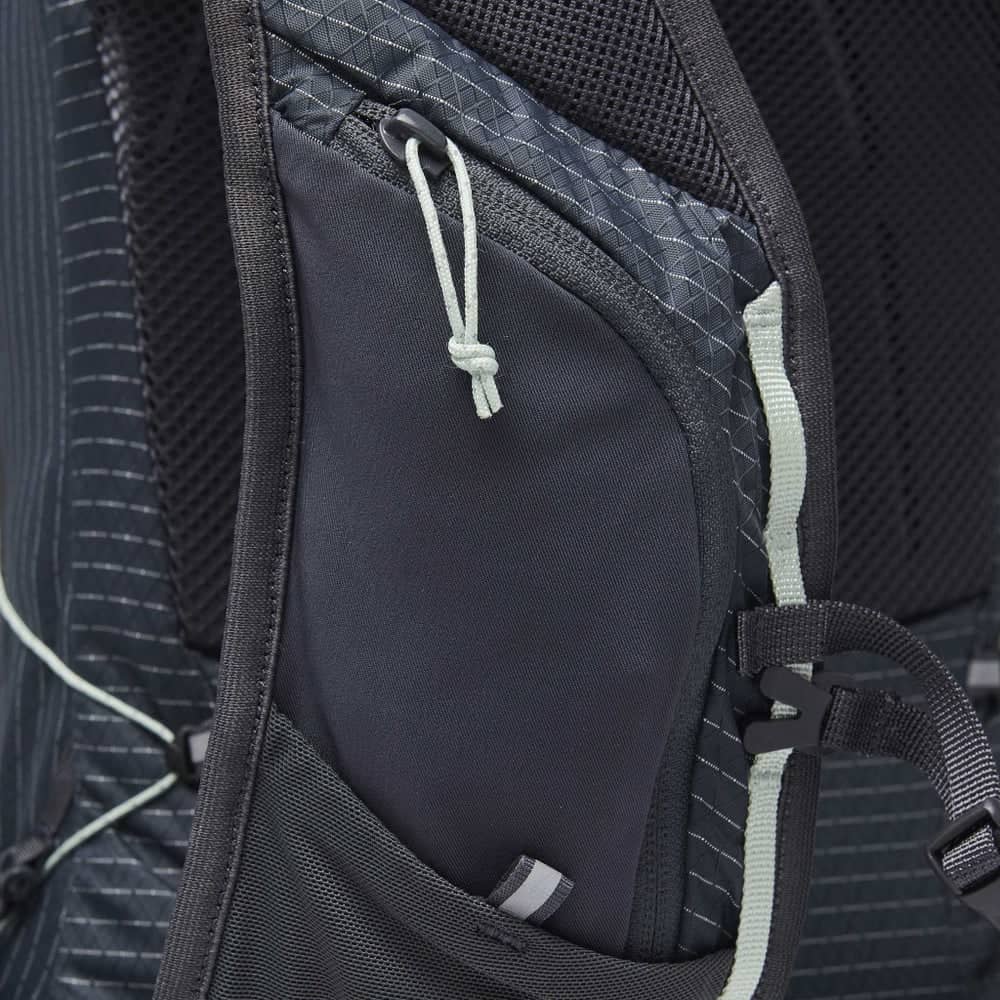 Black Diamond Women's Pursuit 15 Backpack in Carbon Foam Green - Image 4 of 5