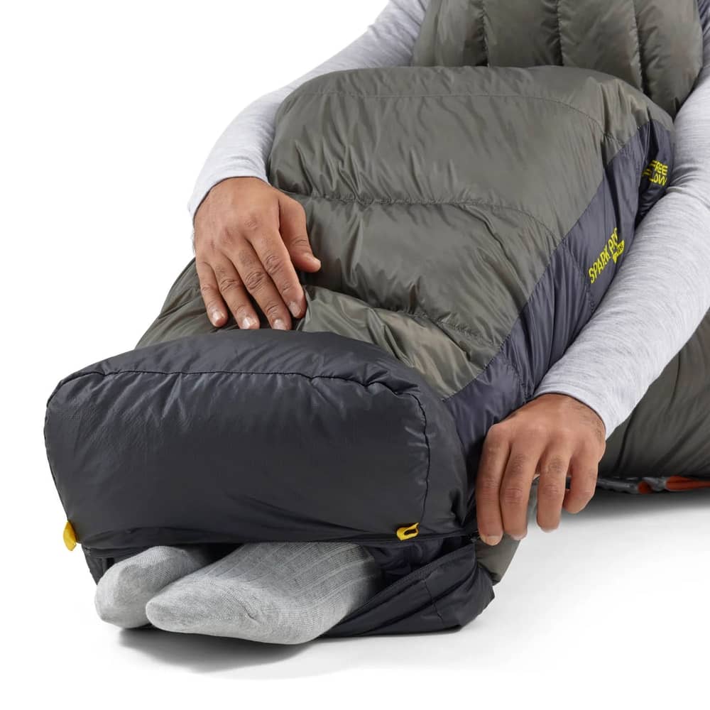 Sea To Summit Spark Pro Down Sleeping Bag (15F-9C) in Beluga Black - Image 6 of 8