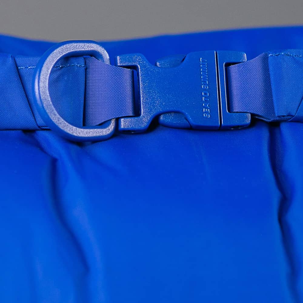 Sea To Summit Lightweight Dry Bag View 8L in Surf Blue - Image 3 of 4