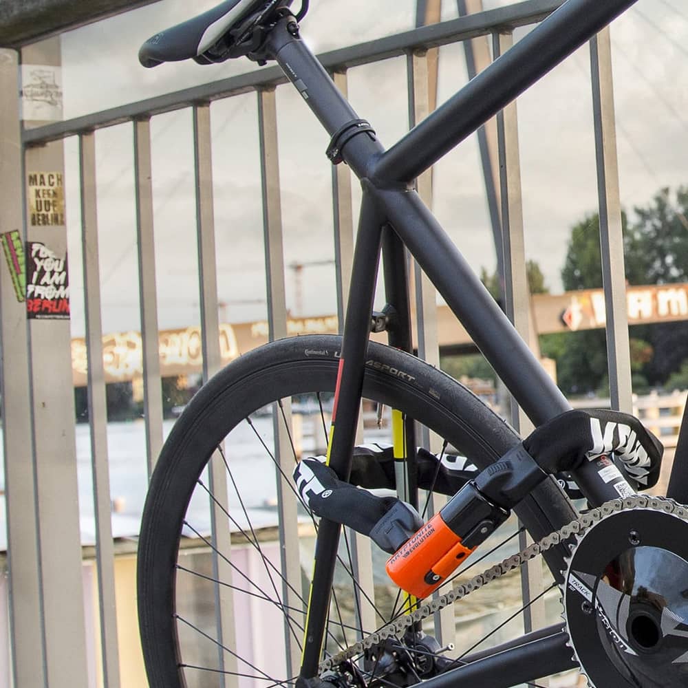 Kryptonite 1090 Evolution Series 4 Chain Lock in Black/Orange - Image 4 of 4