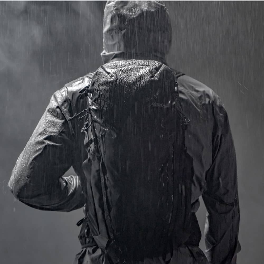 Matador Beast28 Ultralight Technical Backpack in Charcoal - Image 4 of 6