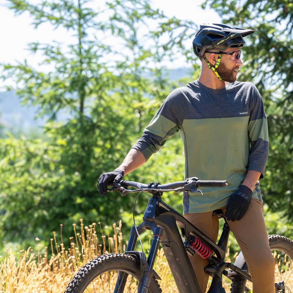 Smartwool Men's Mountain Bike 3/4 Sleeve Jersey in Charcoal-Fern Green - Image 3 of 3