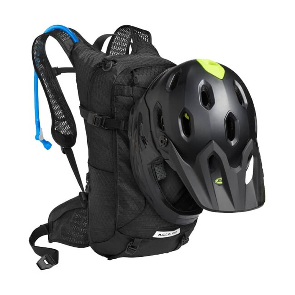 Camelbak Women's M.U.L.E. Pro 14 100oz in Black/White - Image 4 of 4