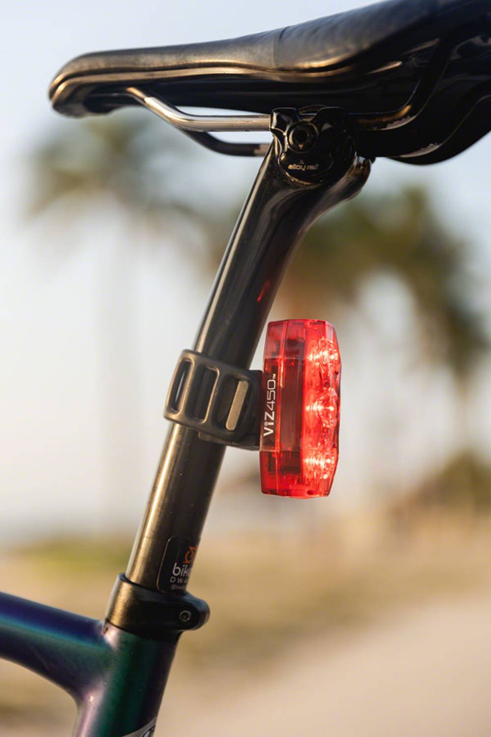 CatEye ViZ450 Taillight in Black - Image 4 of 4