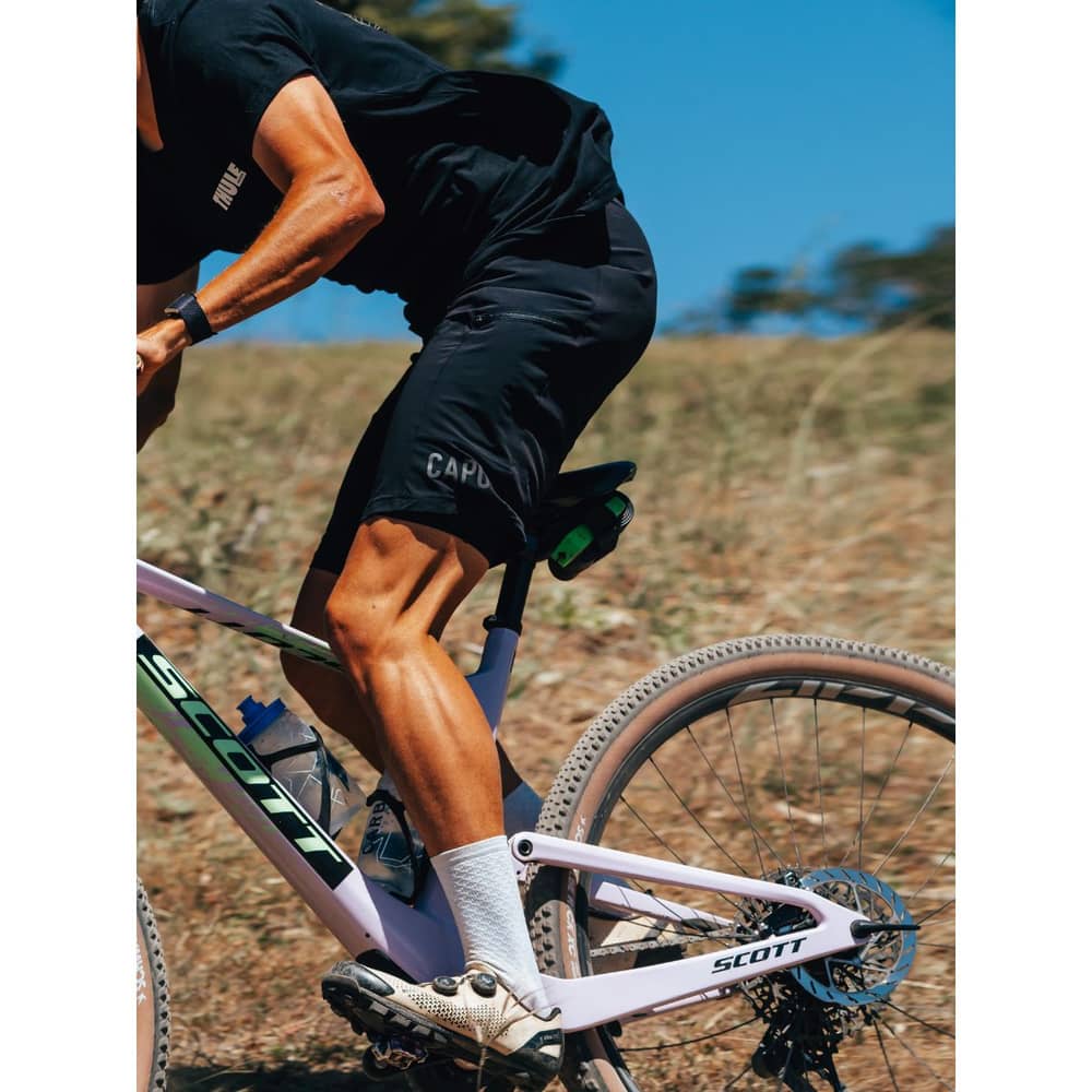 Capo Liner Bib Shorts in Black - Image 4 of 6