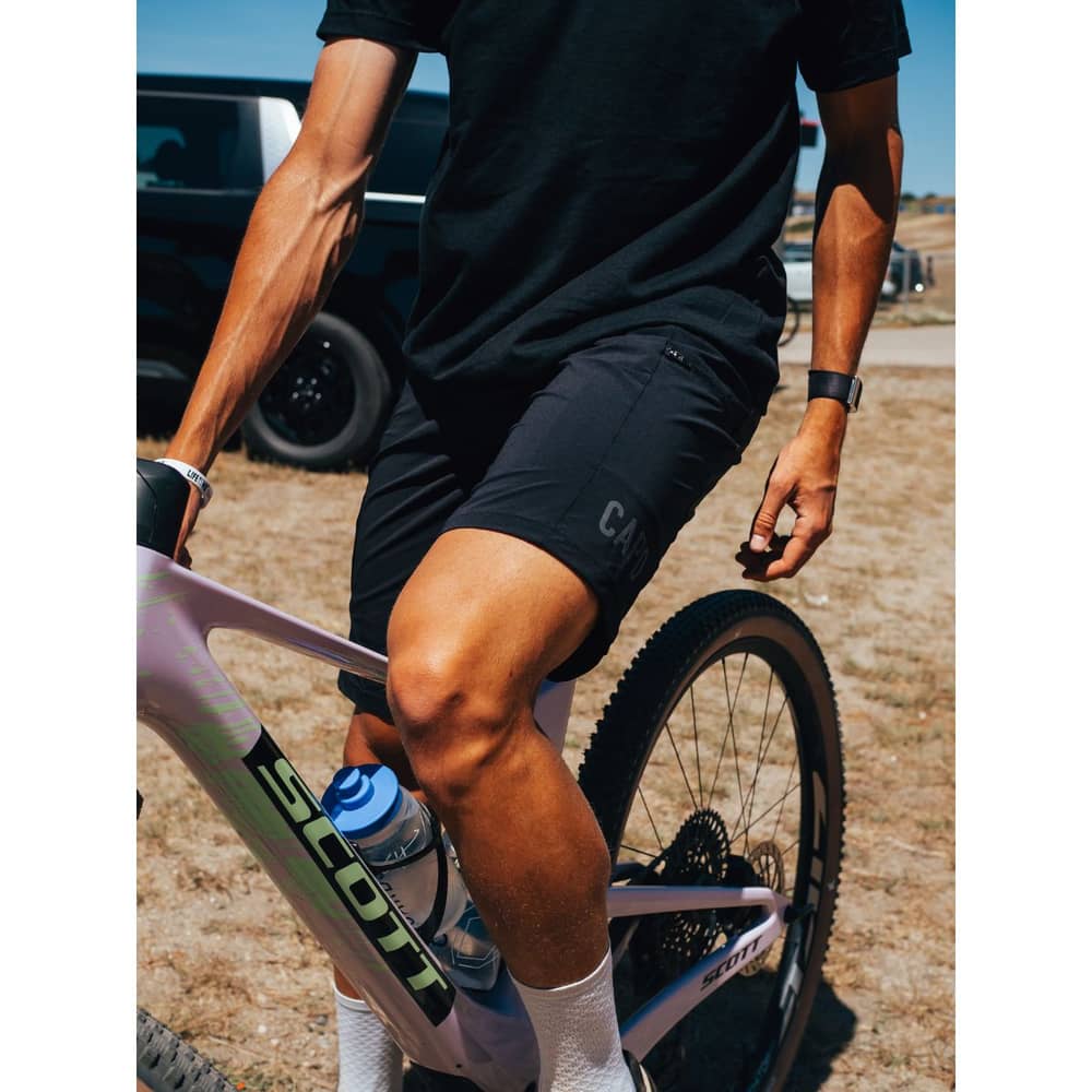 Capo Liner Bib Shorts in Black - Image 5 of 6