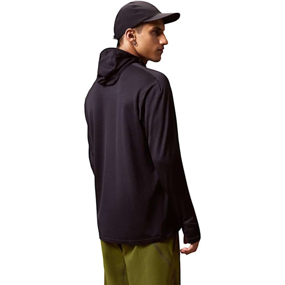 Endura Men's AllTrack Roam Scuba Hoodie Fleece in Black - Image 5 of 5