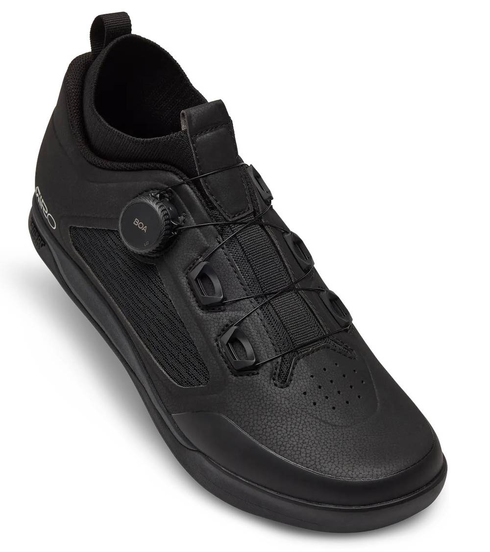 Giro CHAMBER TR Shoes in Black - Image 1 of 4