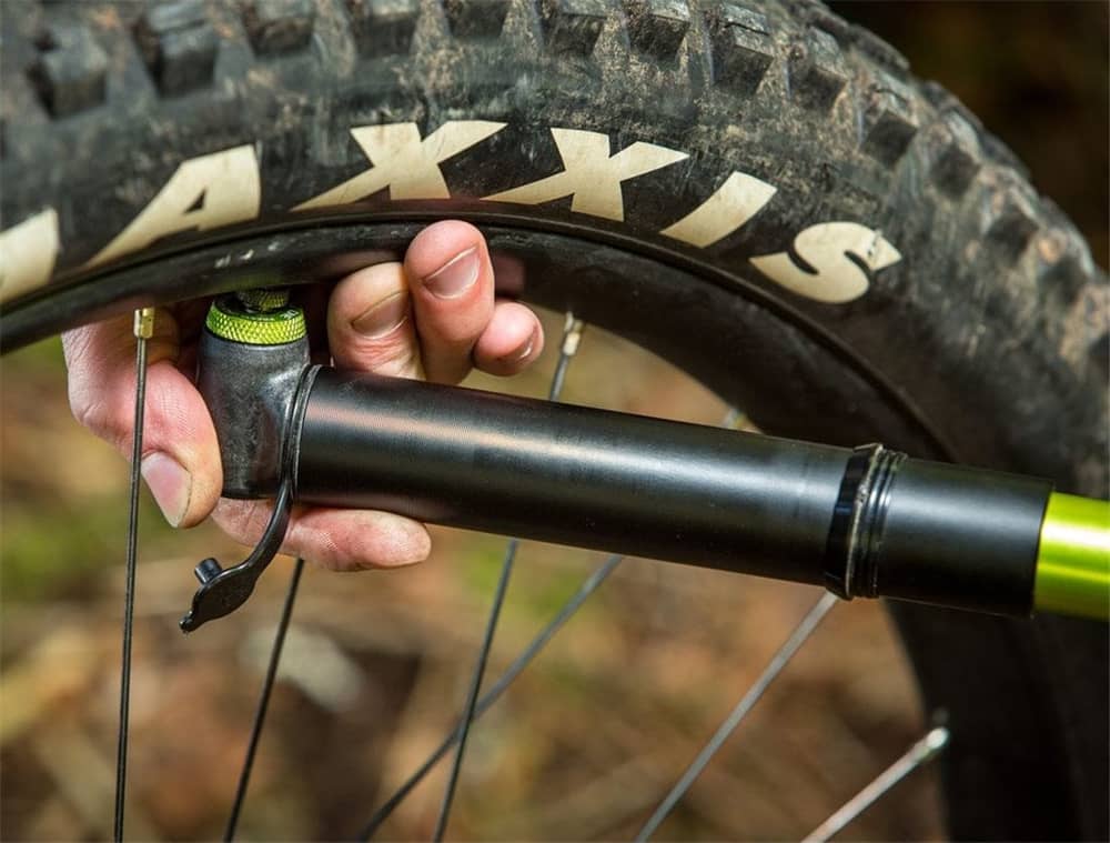 Oneup Components Edc Pump in Black - Image 9 of 10