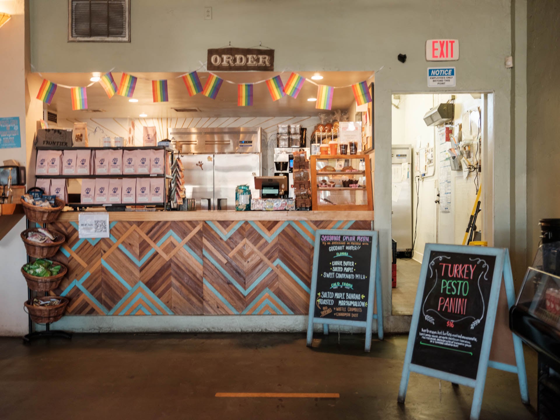 Frontier Caf&eacute; &mdash; slide 7
