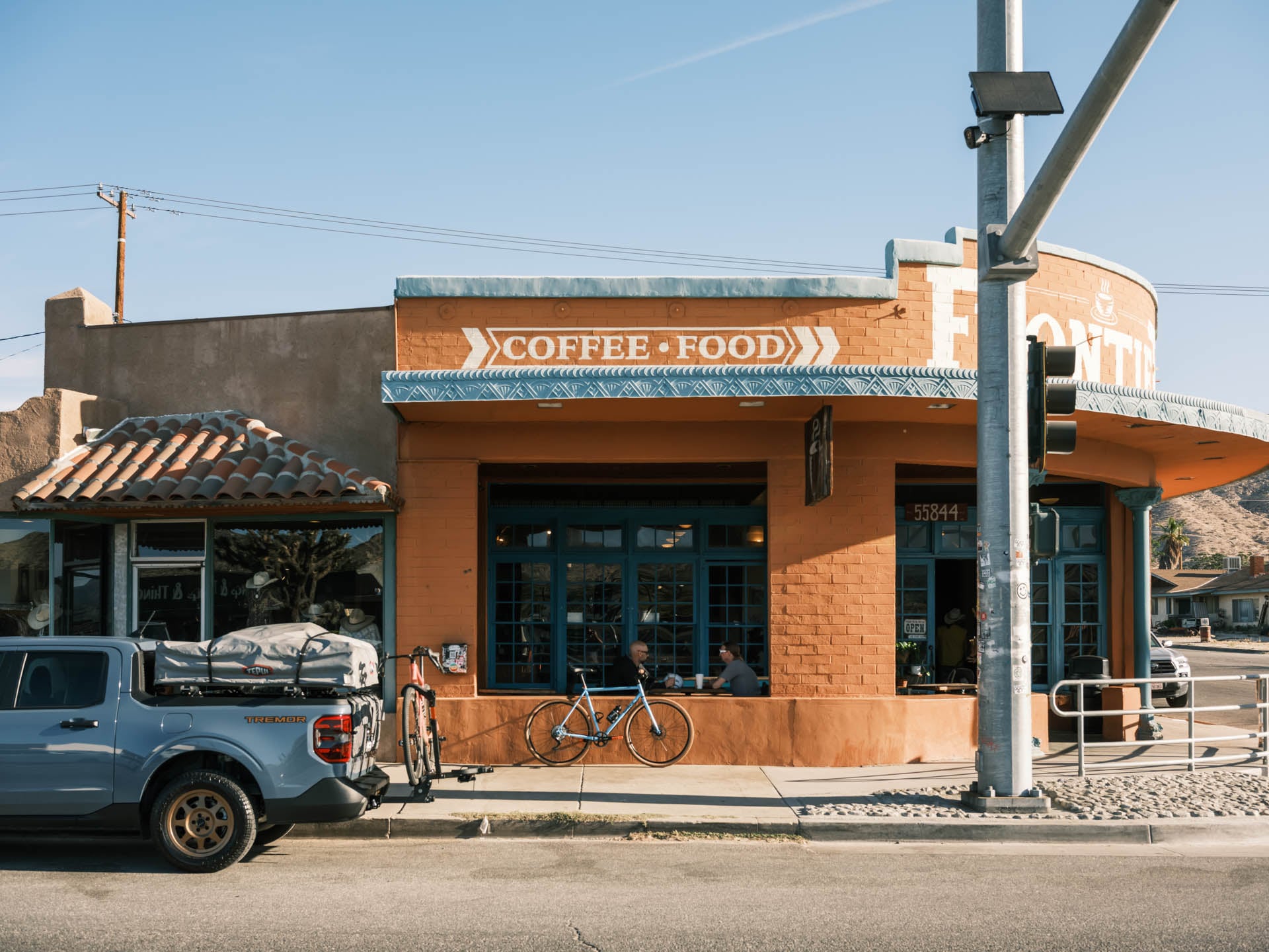 Maverick at Frontier Caf&eacute; &mdash; loaded and ready