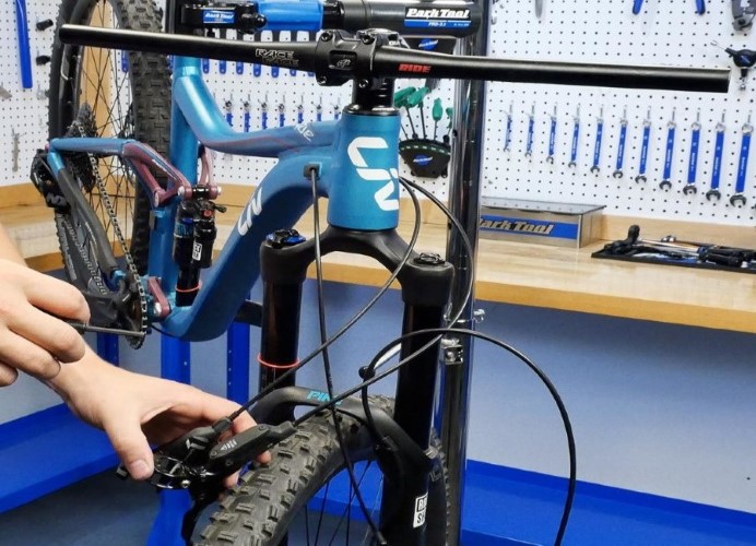 How to Tighten Dirt Jump Bike Handlebars: Quick Tips